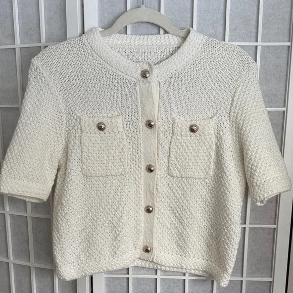 Goelia Round Neck Knitted Button-Up Cardigan - Picture 4 of 8